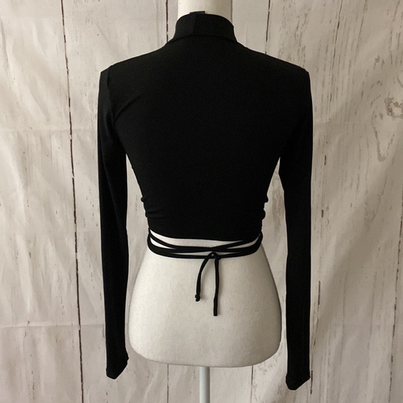 Crop top - Picture 2 of 4